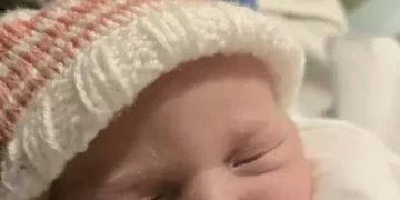 Father delivers own baby with cord around neck after midwife left room