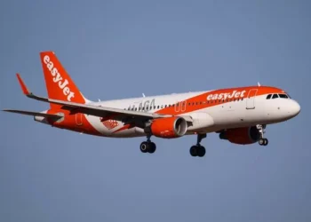 easyJet flight declares emergency and diverts to Manchester in 70mph winds