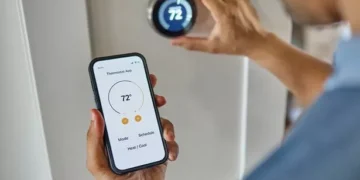 Thousands of people get energy bills email after Iran war price spike