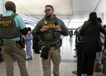 How to Keep ICE Agents Out of Your Devices at Airports