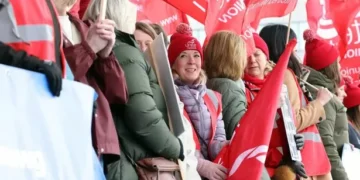 Welsh health workers say they will strike for eight weeks