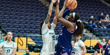 NCAA World Stunned After Referee Gets Knocked Out in Wild South Alabama–Coastal Carolina Brawl