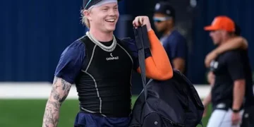 “Weighed Down by the Bling”- Tigers’ Max Clark Lands in Hot Waters Again After ‘Chains’ Controversy