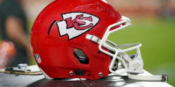 NFL World Rallies Around Ex-Chiefs Star After Tragic Personal Loss