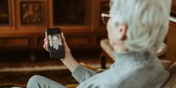 Thousands can’t afford to see mum on Mother’s Day