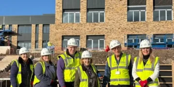 School to shut as teachers walk out in row