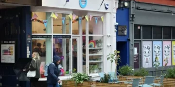 City centre coffee and clothes shop to close