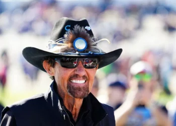 Richard Petty Sounds Off on Modern NASCAR Cars After Phoenix Tire Scare