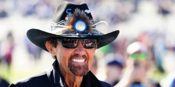 Richard Petty Sounds Off on Modern NASCAR Cars After Phoenix Tire Scare