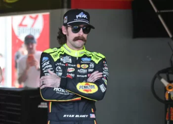 NASCAR Insider Sounds Alarm on Pit Road Chaos as Ryan Blaney’s Costly Weekend Drops Brutal Lesson