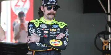 NASCAR Insider Sounds Alarm on Pit Road Chaos as Ryan Blaney’s Costly Weekend Drops Brutal Lesson