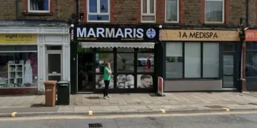 Rival barbers brawled in street with weapons in front of stunned onlookers, court hears