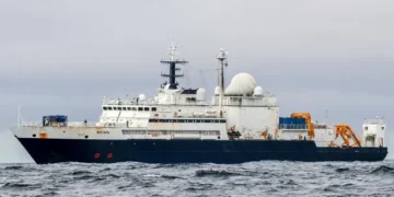 Putin’s plan ‘exposed’ as UK armed forces monitor Russian submarines for weeks