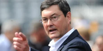 MLB World Series Champion Puts Bob Nutting on Notice as Pirates Mull Over Konnor Griffin Decision