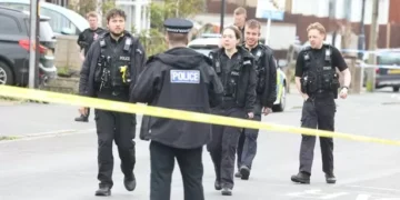 Three Bristol schools in lockdown after man shot and gunman escapes on e‑bike