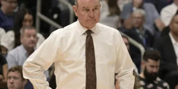 Vic Schaefer’s Texas Hit With Triple Blow as Three Key Forwards Enter the Transfer Portal