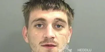 Bodycam footage shows moment police chase then capture notorious Cardiff criminal