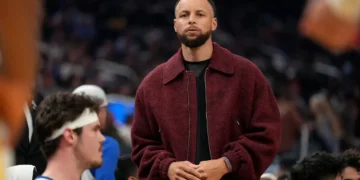 Warriors’ New Signing Impresses Stephen Curry but Threatens 26-Year-Old Star’s Future With the Team
