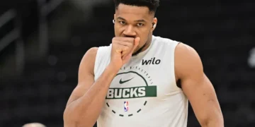 Bucks Looking to Cut Ties With Giannis Antetokounmpo’s Close Associate Amid Growing Certainty on Trade: Report