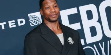 Jonathan Majors fell through a window on set of ‘Daily Wire’ action film, producers say they “don’t negotiate with communists” after crew strike