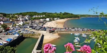 Plans for award-winning outdoor sauna to remain at Welsh harbour permanently